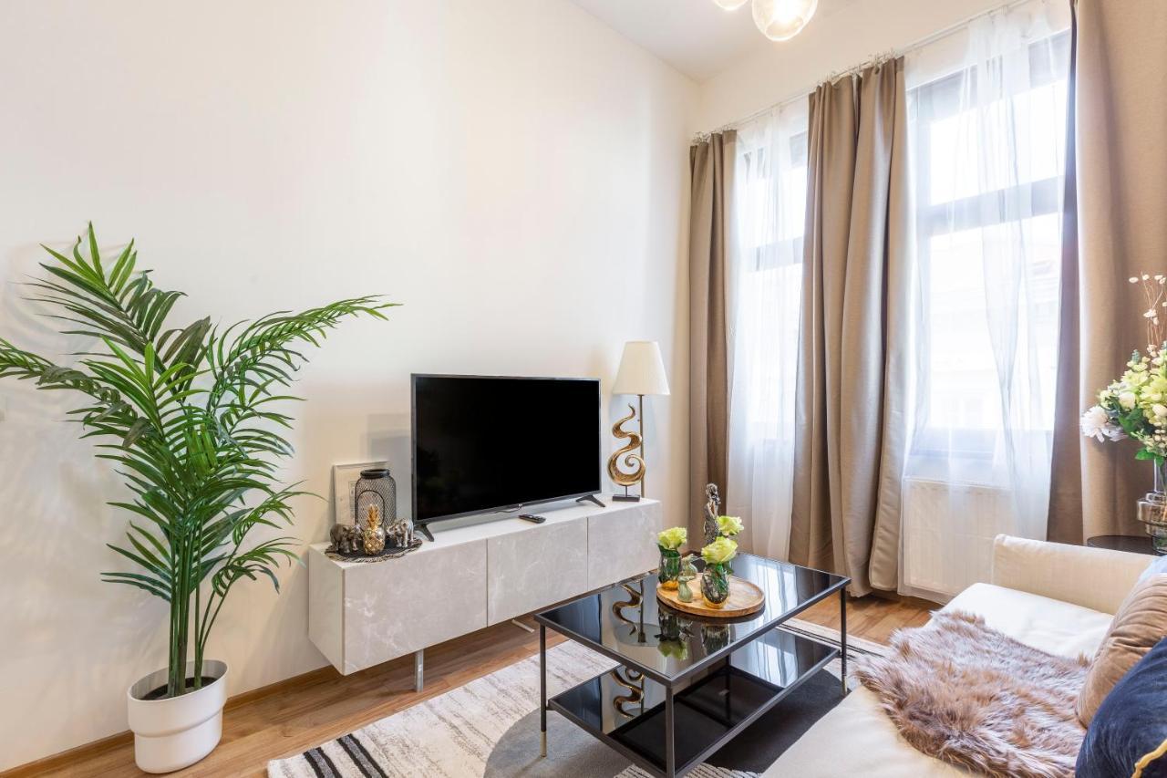 Luxurious Art Deco Apartment In The King Street Budapeşte Dış mekan fotoğraf